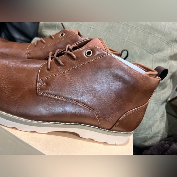 Madden NYC Men’s Hoffman Chukka Boots New With tags size 11